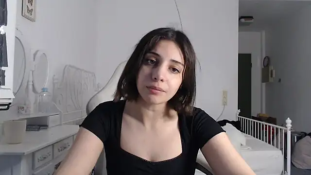 Snapshot of bellefleurrr chatting on 4, 7, 2026 bellefleurrr online show from 4, 7, 2026