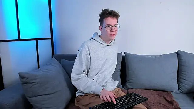 Teddy Parker online show from 2, 11, 2025