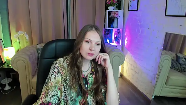 Snapshot of Alma_Diaz chatting on 28, 10, 2025 Alma Diaz online show from 28, 10, 2025