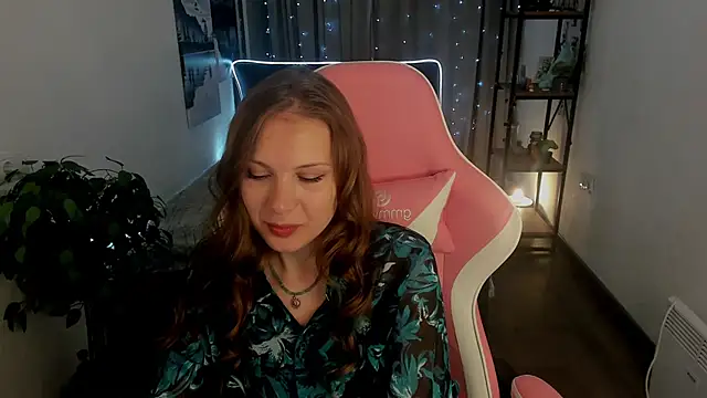 Snapshot of Alma_Diaz chatting on 31, 10, 2025 Alma Diaz online show from 31, 10, 2025