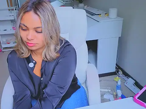 diosadeluniverso online show from 18, 4, 2026