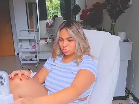 diosadeluniverso online show from 25, 4, 2026