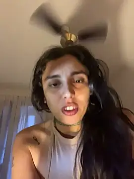 Snapshot of gigi333regi chatting on 27, 11, 2025 gigi333regi online show from 27, 11, 2025