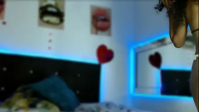 Snapshot of antonella_pink2 chatting on 13, 11, 2025 antonella pink2 online show from 13, 11, 2025