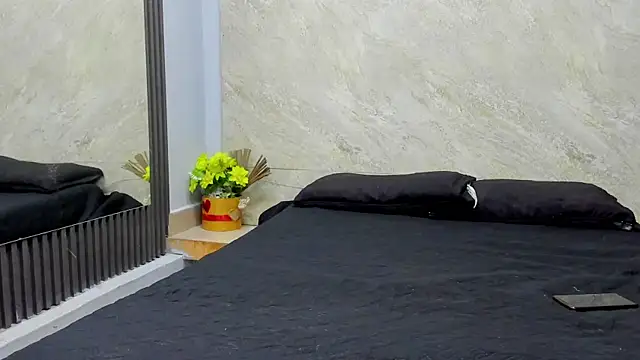 Snapshot of Sarahh-19 chatting on 14, 11, 2025 Sarahh-19 online show from 14, 11, 2025