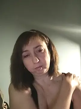 Snapshot of MaryKiki5619 chatting on 28, 11, 2025 MaryKiki5619 online show from 28, 11, 2025