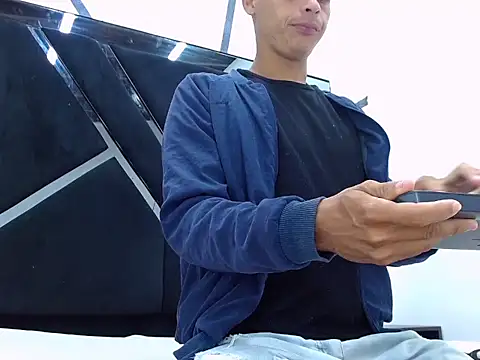 Snapshot of wiltom_ chatting on 29, 10, 2025 wiltom online show from 29, 10, 2025