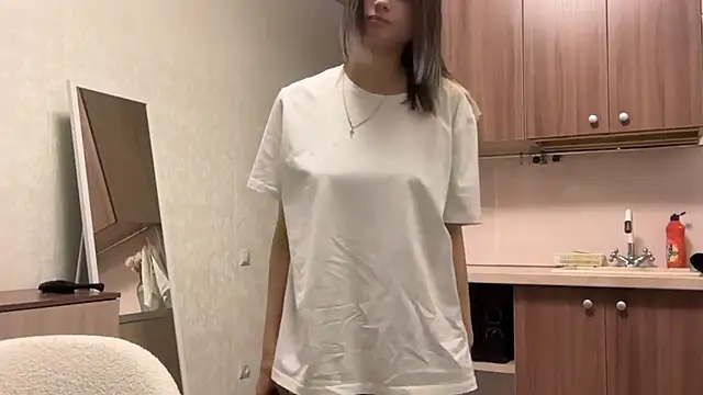 Snapshot of AidaGloshen chatting on 24, 10, 2025 AidaGloshen online show from 24, 10, 2025