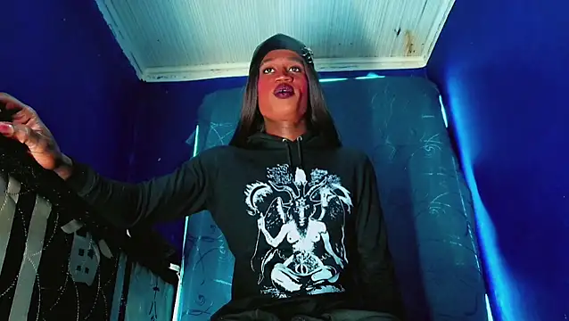 Snapshot of Kloe_cardashan chatting on 11, 11, 2025 Kloe cardashan online show from 11, 11, 2025