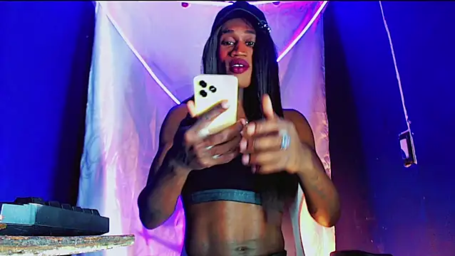 Snapshot of Kloe_cardashan chatting on 21, 11, 2025 Kloe cardashan online show from 21, 11, 2025