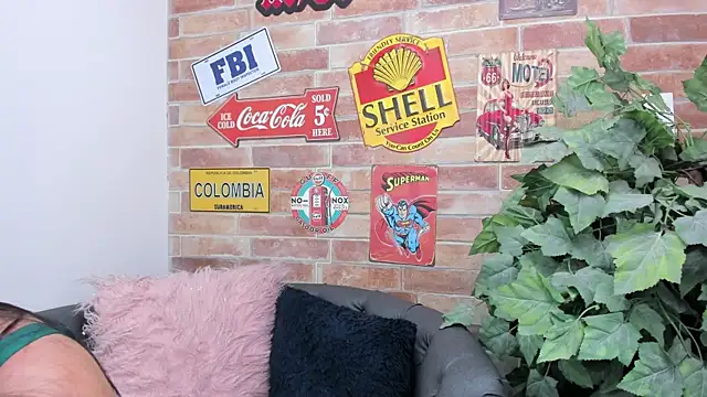 Snapshot of foxy_sharlotte chatting on 15, 11, 2025 foxy sharlotte online show from 15, 11, 2025