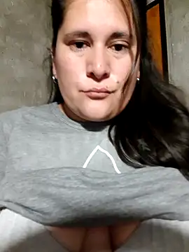 Snapshot of Clara_Arg chatting on 16, 12, 2025 Clara Arg online show from 16, 12, 2025