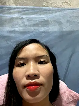 Snapshot of Yunzang chatting on 4, 11, 2025 Yunzang online show from 4, 11, 2025