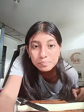 Snapshot of YeseniaRodriguez3 chatting on 27, 10, 2025 YeseniaRodriguez3 online show from 27, 10, 2025