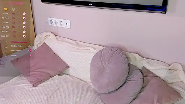 Snapshot of Alice_Presly chatting on 13, 11, 2025 Alice Presly online show from 13, 11, 2025