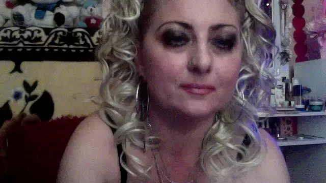 xHot Amazonq online show from 5, 12, 2025