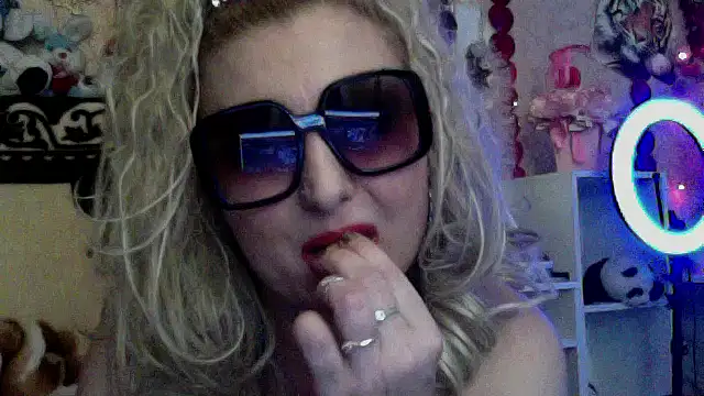 Snapshot of xHot_Amazonq chatting on 11, 1, 2026 xHot Amazonq online show from 11, 1, 2026