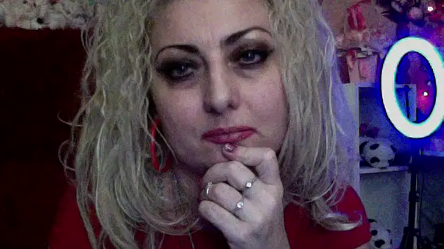 Snapshot of xHot_Amazonq chatting on 2, 2, 2026 xHot Amazonq online show from 2, 2, 2026