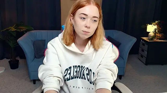 Snapshot of AddieOsler chatting on 16, 11, 2025 AddieOsler online show from 16, 11, 2025