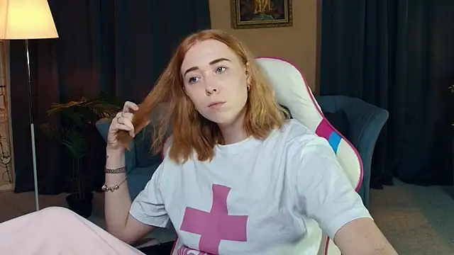 Snapshot of AddieOsler chatting on 29, 11, 2025 AddieOsler online show from 29, 11, 2025