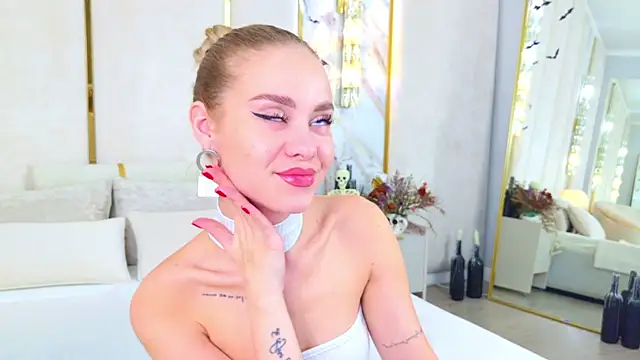 Snapshot of Rose_Masson chatting on 4, 11, 2025 Rose Masson online show from 4, 11, 2025