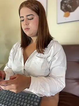 Snapshot of RileyFlame chatting on 8, 11, 2025 RileyFlame online show from 8, 11, 2025