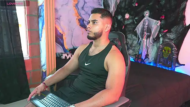 Snapshot of Tiler_wolker chatting on 29, 10, 2025 Tiler wolker online show from 29, 10, 2025