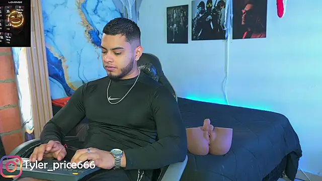 Snapshot of Tiler_wolker chatting on 18, 11, 2025 Tiler wolker online show from 18, 11, 2025