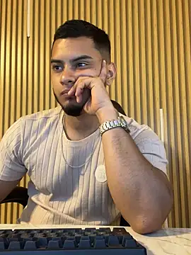 Snapshot of Tiler_wolker chatting on 21, 11, 2025 Tiler wolker online show from 21, 11, 2025