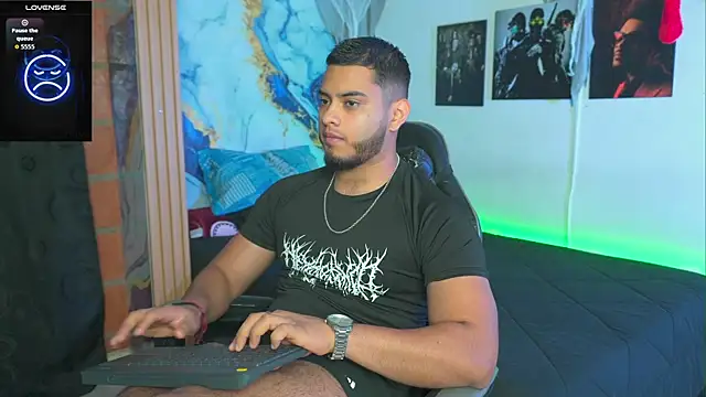 Snapshot of Tiler_wolker chatting on 29, 11, 2025 Tiler wolker online show from 29, 11, 2025