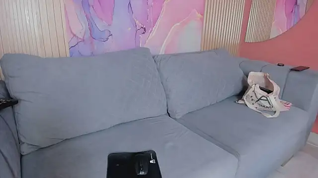 Snapshot of NhoanBrunette chatting on 15, 12, 2025 NhoanBrunette online show from 15, 12, 2025