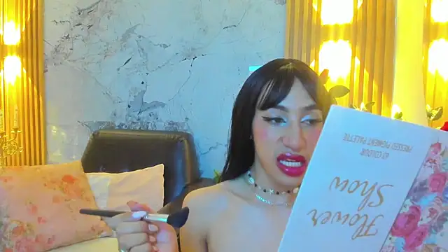 Snapshot of Nayla_Monroee chatting on 10, 11, 2025 Nayla Monroee online show from 10, 11, 2025