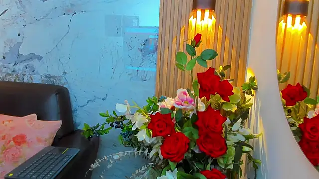 Snapshot of Nayla_Monroee chatting on 18, 11, 2025 Nayla Monroee online show from 18, 11, 2025