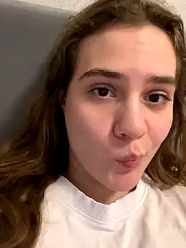 Snapshot of blooomis chatting on 18, 11, 2025 blooomis online show from 18, 11, 2025