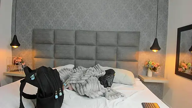 Snapshot of Luna_Bella3 chatting on 13, 11, 2025 Luna Bella3 online show from 13, 11, 2025