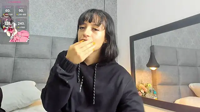 Snapshot of Luna_Bella3 chatting on 14, 11, 2025 Luna Bella3 online show from 14, 11, 2025