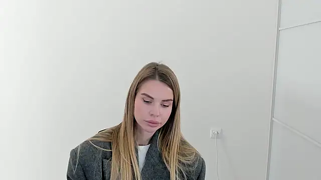 Snapshot of LinaBey chatting on 15, 11, 2025 LinaBey online show from 15, 11, 2025