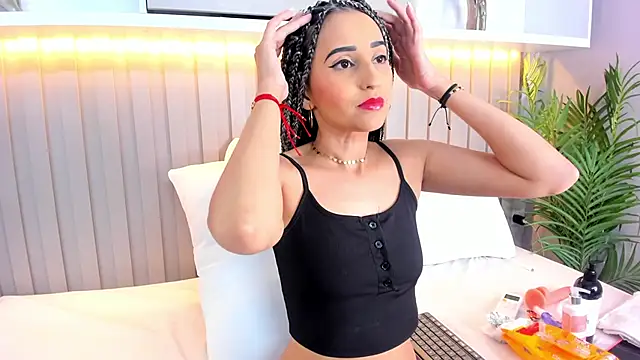 violett rabbit  online show from 5, 11, 2025