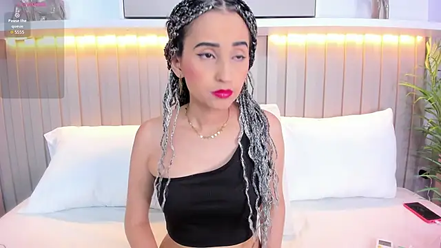 violett rabbit  online show from 6, 11, 2025