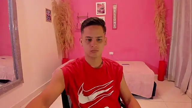 Snapshot of elmasmas01 chatting on 24, 11, 2025 elmasmas01 online show from 24, 11, 2025