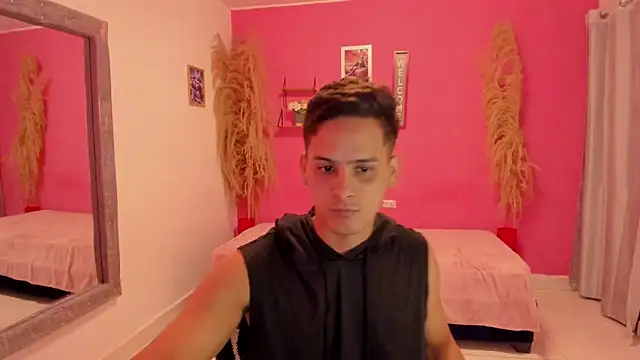 Snapshot of elmasmas01 chatting on 2, 12, 2025 elmasmas01 online show from 2, 12, 2025