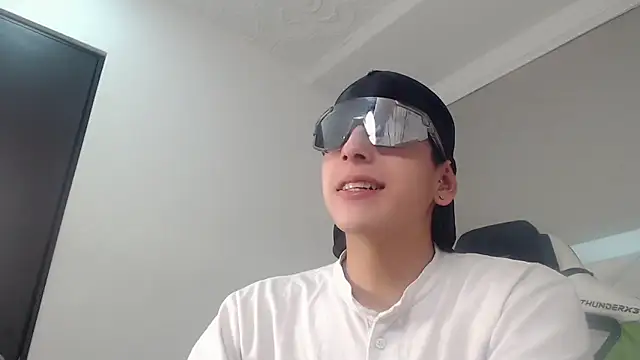 Snapshot of Cash_G_ chatting on 13, 11, 2025 Cash G online show from 13, 11, 2025