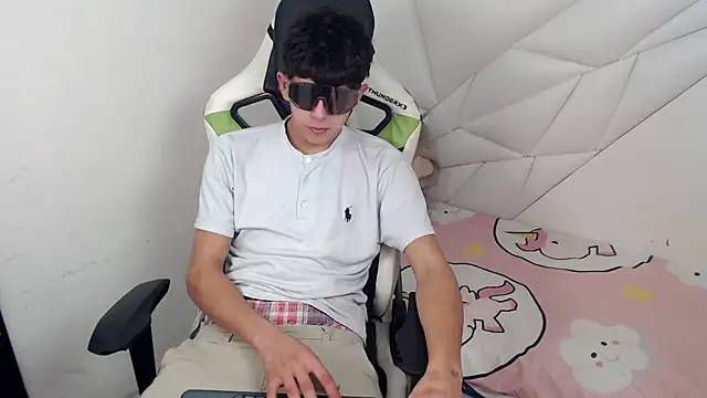 Snapshot of Cash_G_ chatting on 30, 11, 2025 Cash G online show from 30, 11, 2025