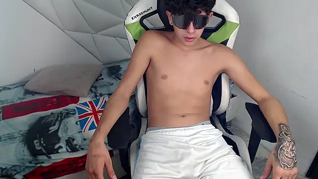 Snapshot of Cash_G_ chatting on 14, 12, 2025 Cash G online show from 14, 12, 2025