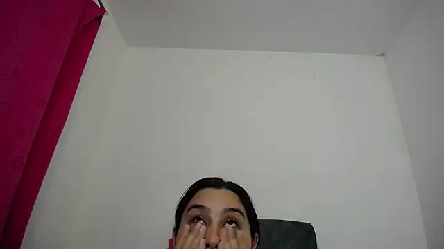 Snapshot of Mia_fox29 chatting on 28, 11, 2025 Mia fox29 online show from 28, 11, 2025