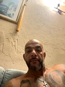 Snapshot of latino2211 chatting on 29, 10, 2025 latino2211 online show from 29, 10, 2025