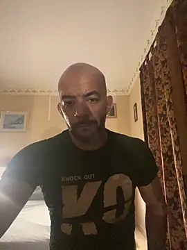 Snapshot of latino2211 chatting on 29, 10, 2025 latino2211 online show from 29, 10, 2025