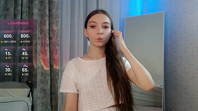 Snapshot of miragge_ chatting on 16, 12, 2025 miragge online show from 16, 12, 2025