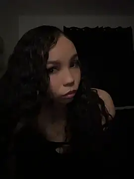 nikkiloveee online show from 13, 5, 2026