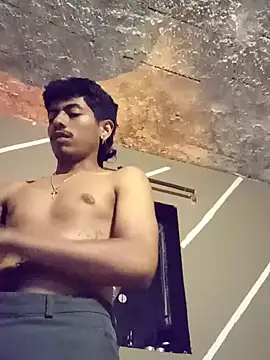 SkinniYamo online show from 11, 4, 2026